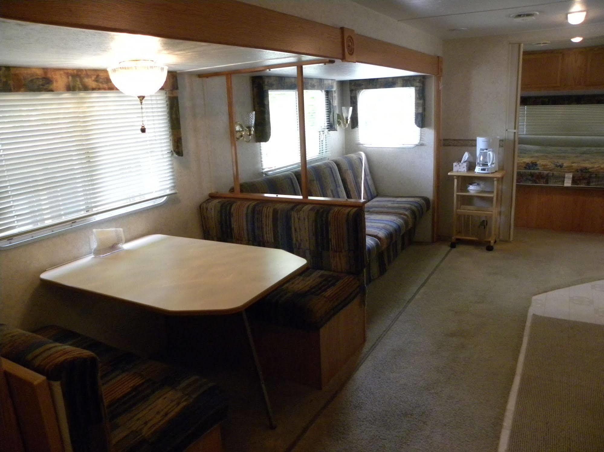 Countryside Campground Apartment Mogadore Bagian luar foto