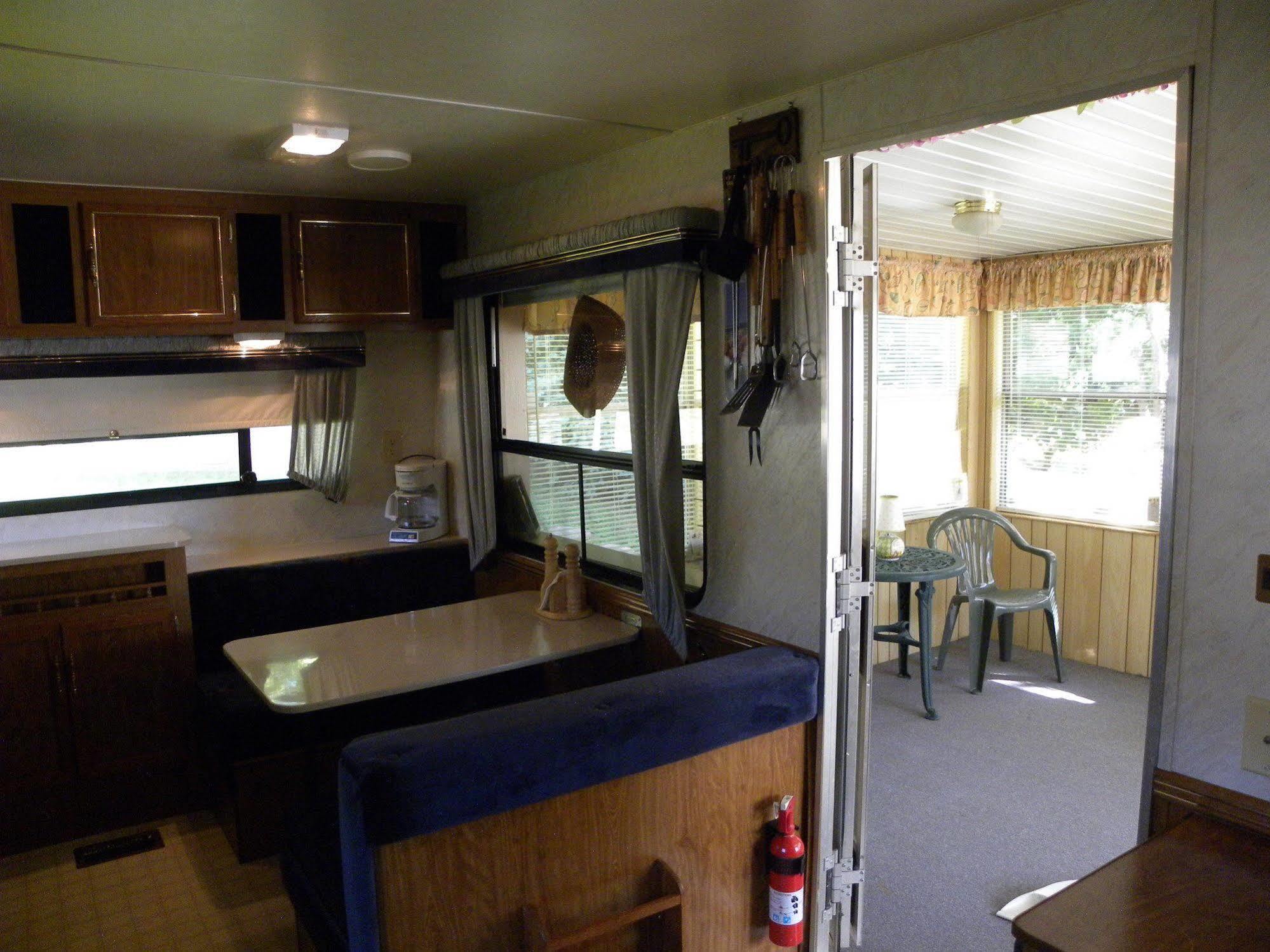 Countryside Campground Apartment Mogadore Bagian luar foto