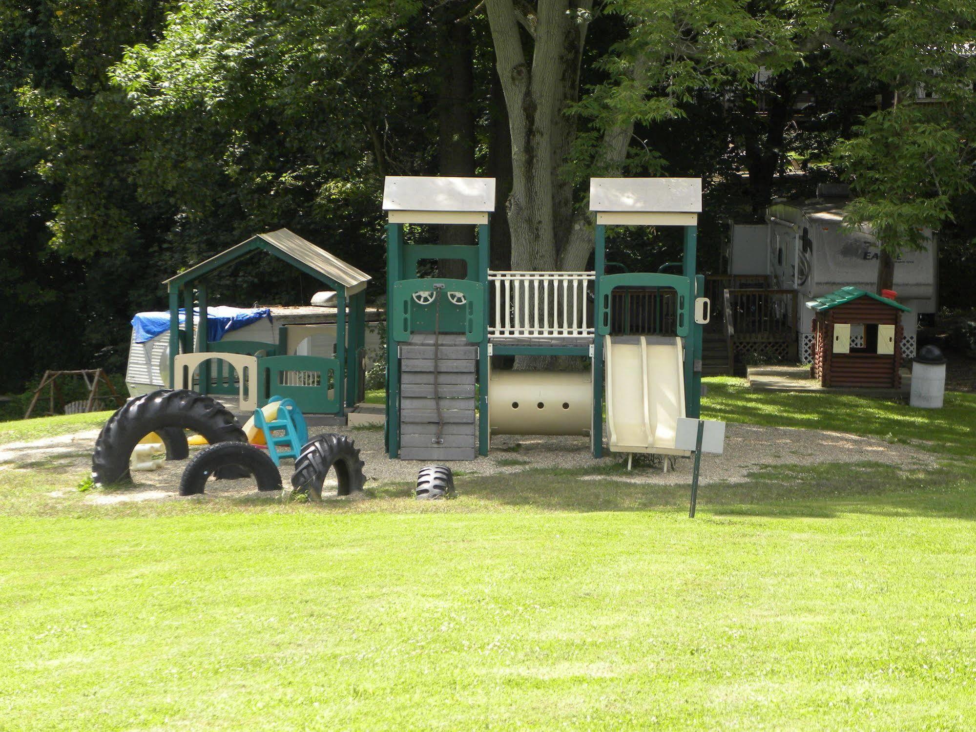 Countryside Campground Apartment Mogadore Bagian luar foto
